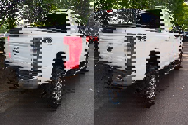 Certified 2017 Ford F250 XLT w/ XLT Premium Package image 5