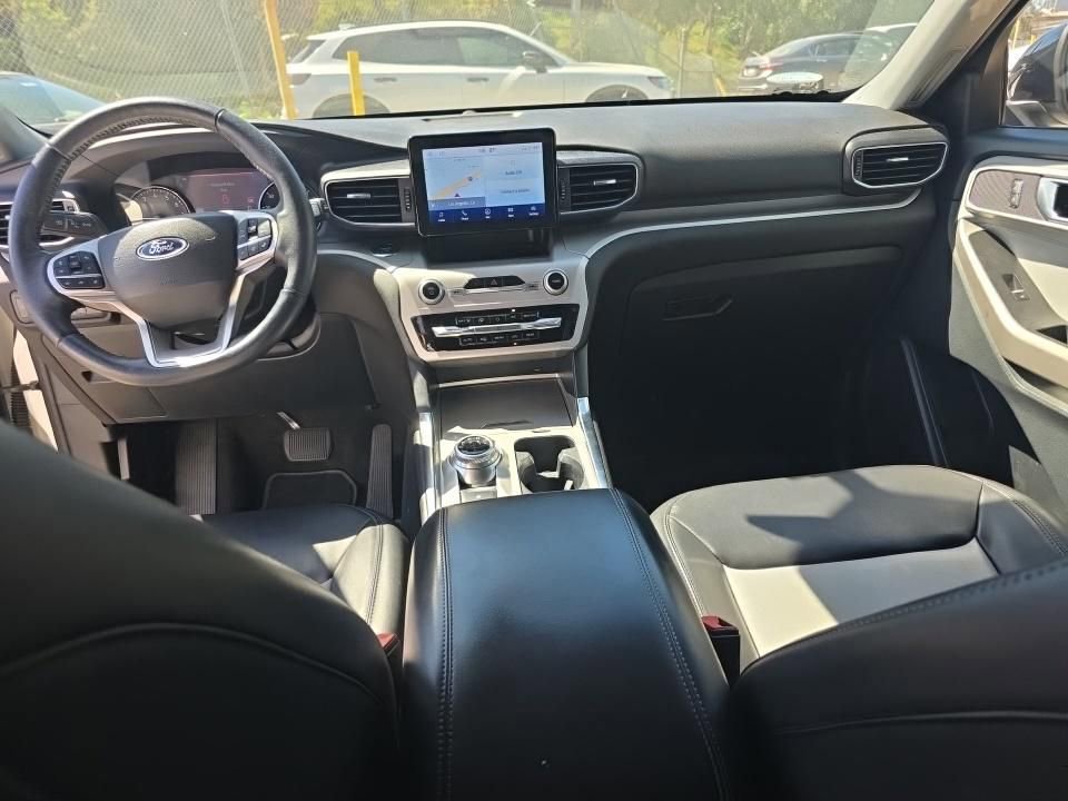 Certified 2022 Ford Explorer XLT w/ Equipment Group 202A image 5