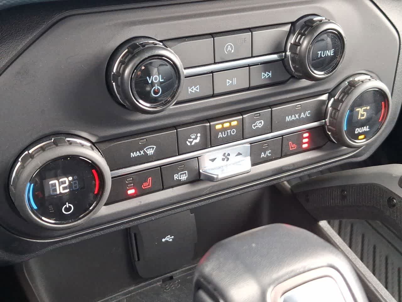 Certified 2024 Ford Bronco Outer Banks AWD/4WD image 25