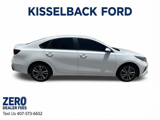 Used 2023 Kia Forte LXS w/ LXS Technology Package FWD image 2