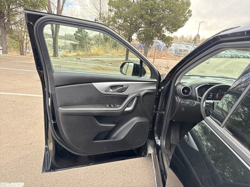 Used 2025 Chevrolet Blazer LT image 10