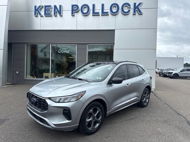 Certified 2023 Ford Escape ST-Line w/ Tech Pack #1 AWD/4WD image 2