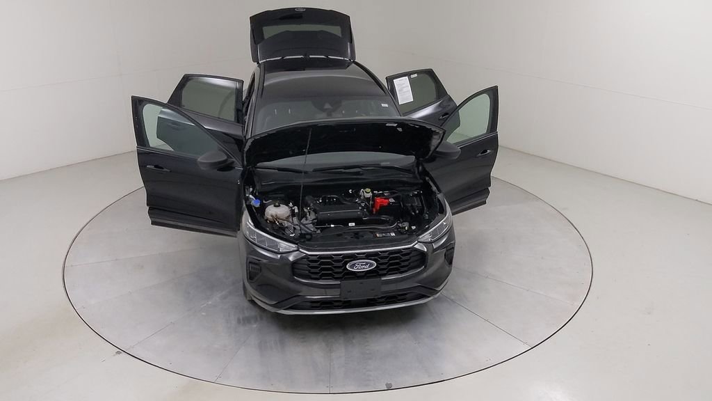 Certified 2024 Ford Escape ST-Line w/ Cold Weather Package FWD image 45