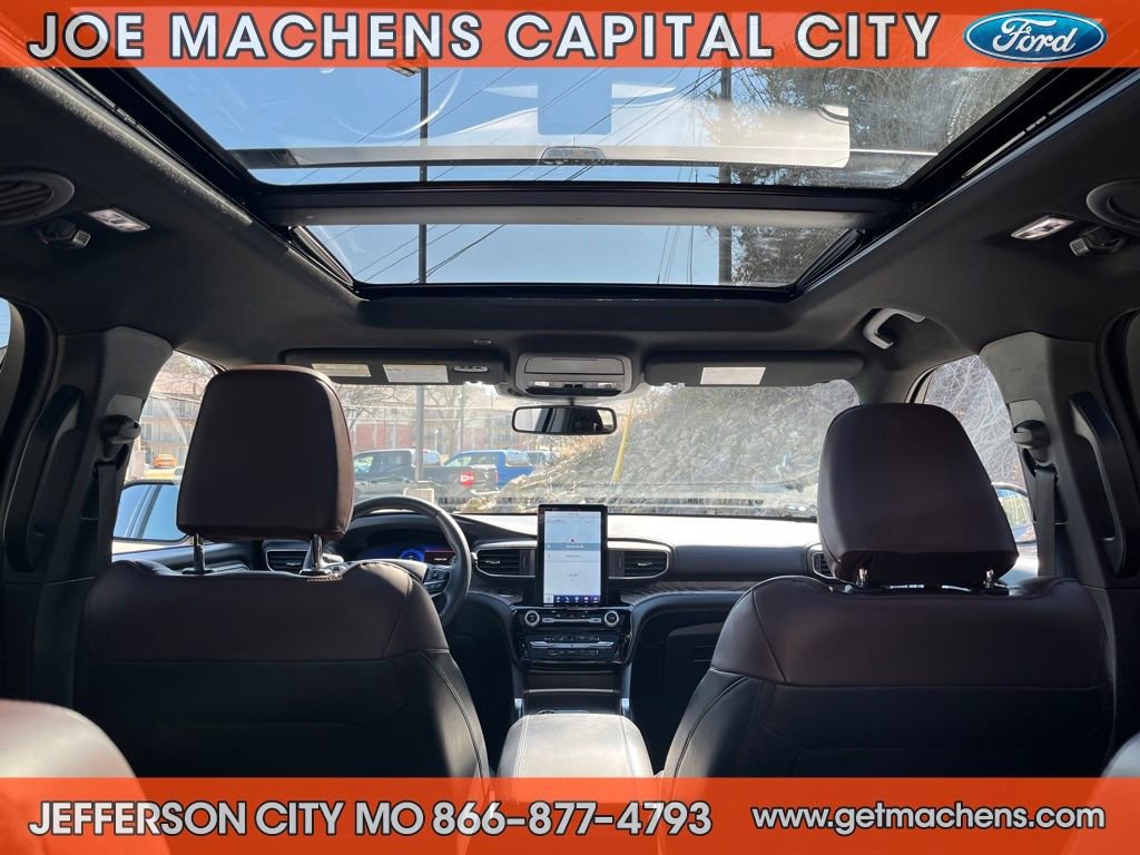 Certified 2022 Ford Explorer Platinum w/ Equipment Group 601A image 11