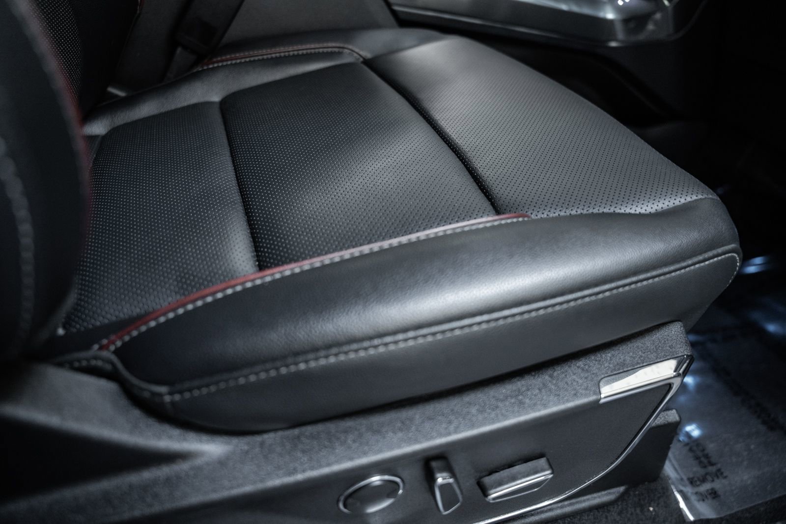 Certified 2023 Ford F150 Lariat w/ Equipment Group 502A High image 42