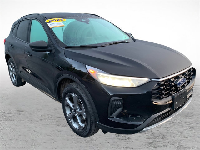Certified 2025 Ford Escape ST-Line AWD/4WD image 8