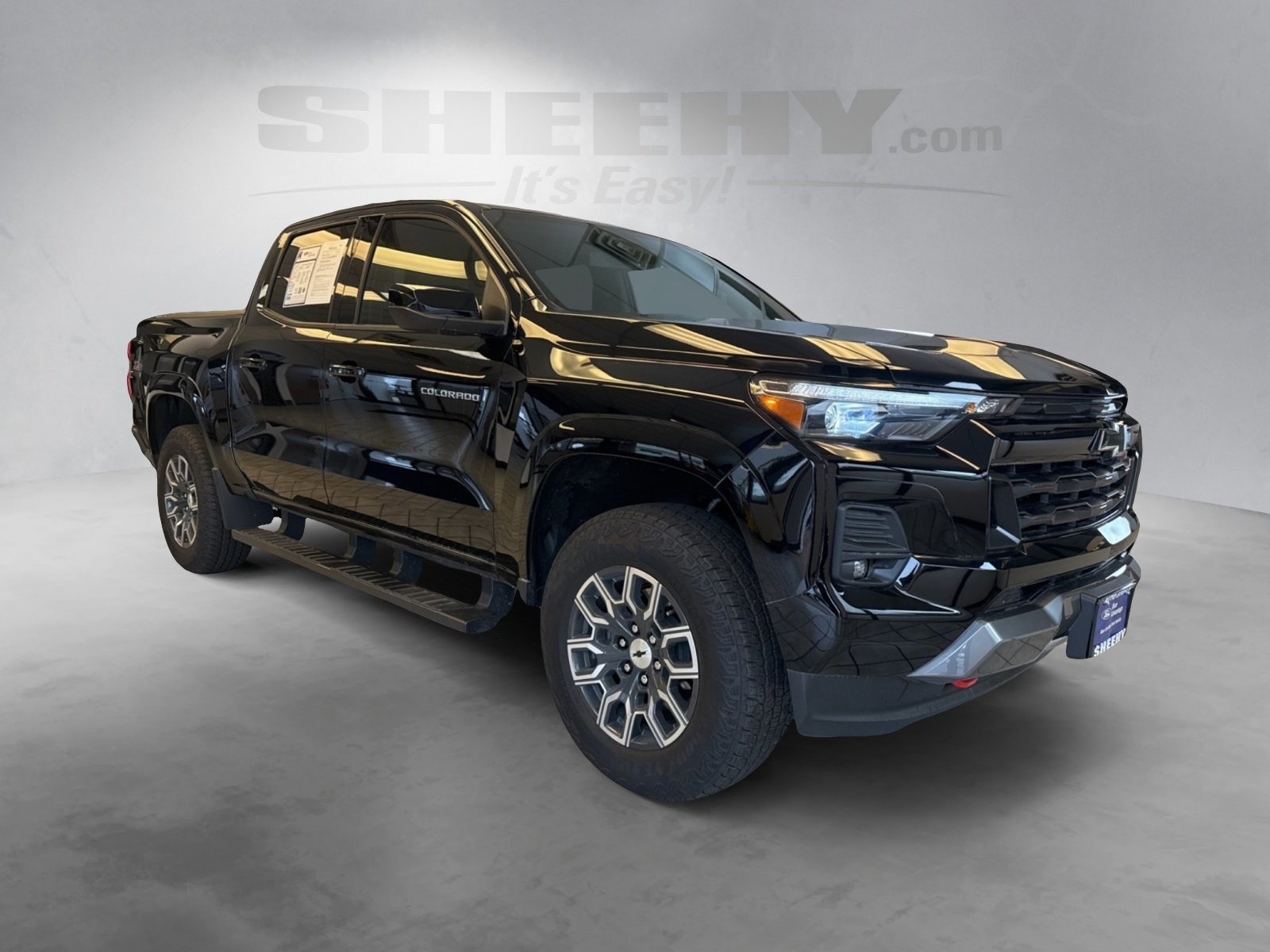 Used 2023 Chevrolet Colorado Z71 w/ Z71 Convenience Package 2 image 9