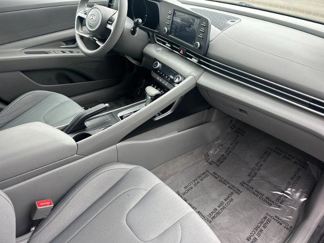 Used 2023 Hyundai Elantra SEL image 14