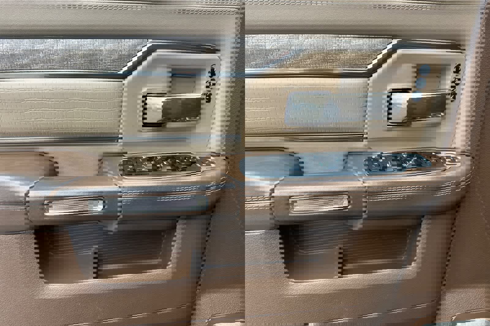 Used 2021 RAM 2500 Limited image 12