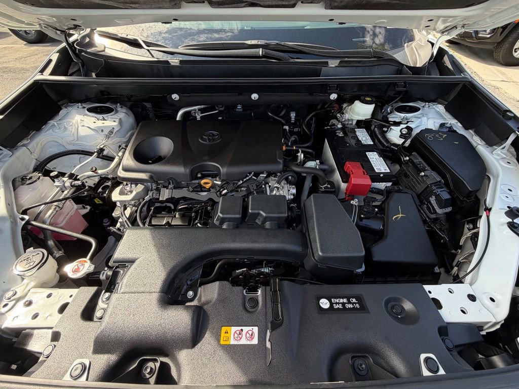 Used 2022 Toyota RAV4 XLE Premium image 31