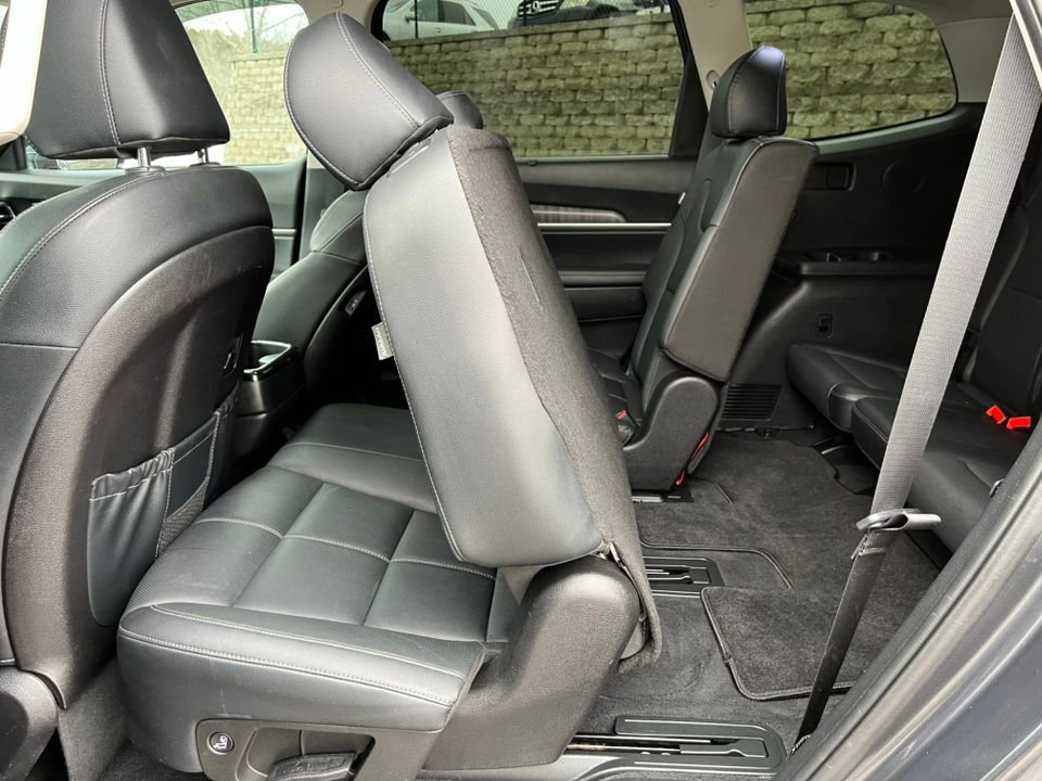 Used 2023 Kia Telluride SX image 11