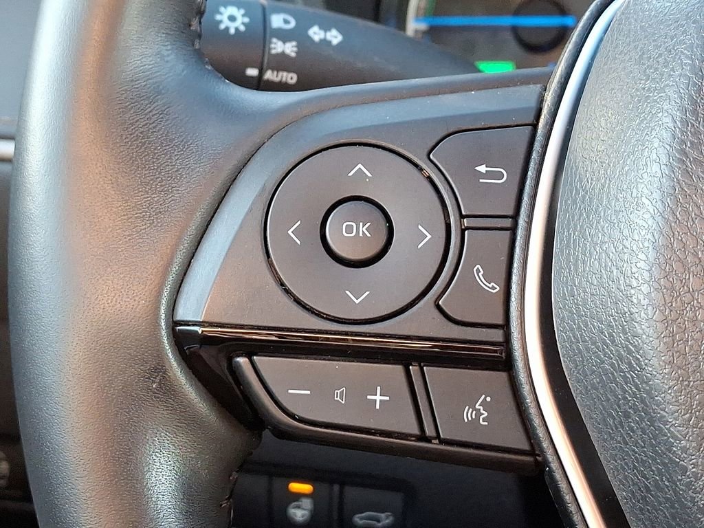 Used 2021 Toyota Venza XLE image 19