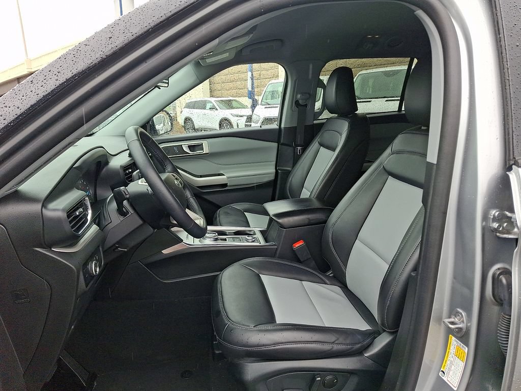 Certified 2023 Ford Explorer XLT w/ Equipment Group 202A AWD/4WD image 14