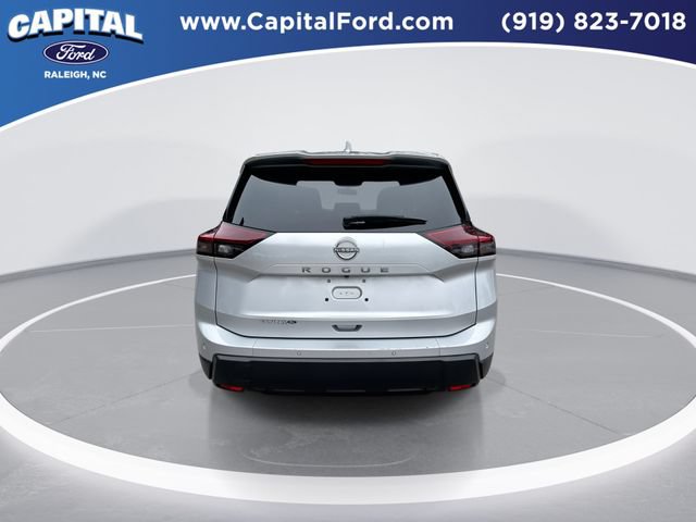 Used 2025 Nissan Rogue SV FWD image 7