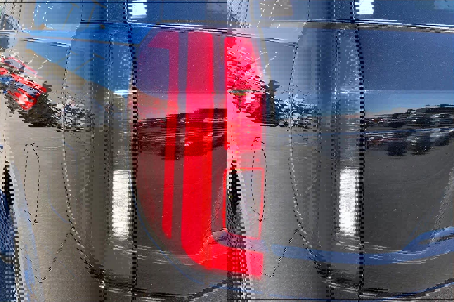 Certified 2025 Ford Expedition Active image 30