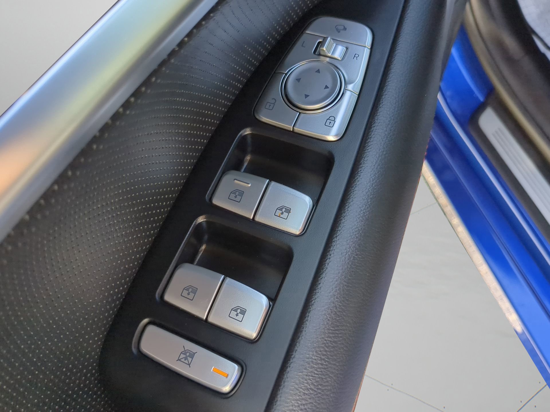 Used 2023 Genesis G70 2.0T w/ Sport Prestige Package image 59