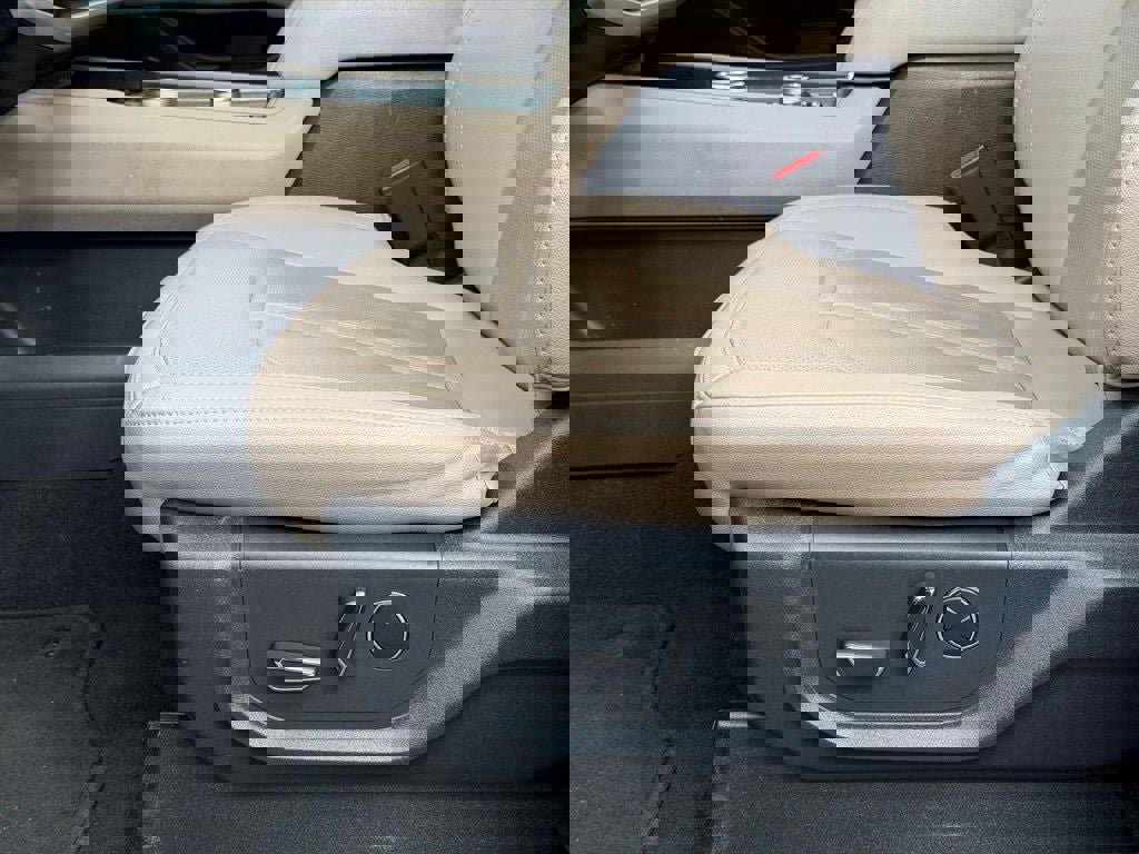 Certified 2024 Ford Expedition Limited image 24