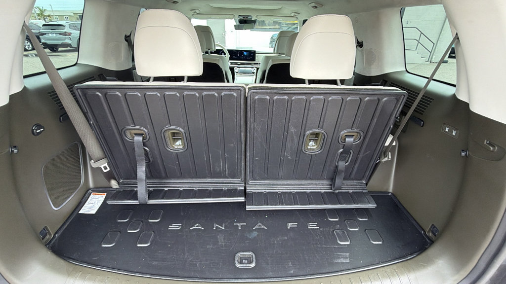 Used 2025 Hyundai Santa Fe Calligraphy FWD image 12