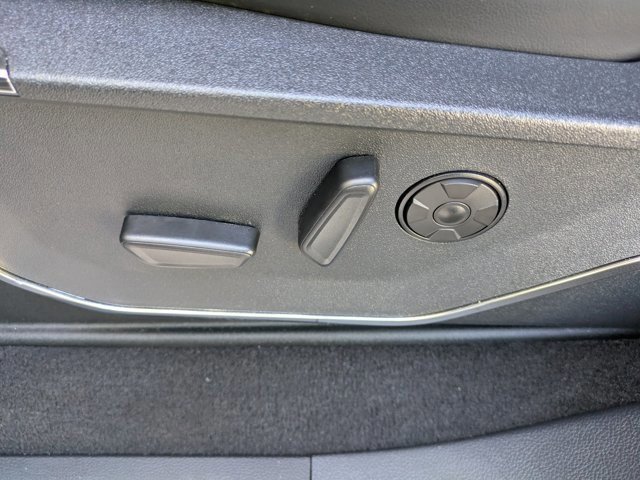 Certified 2025 Ford F350 Platinum image 20