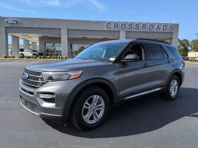 Certified 2022 Ford Explorer XLT w/ Equipment Group 202A RWD image 8