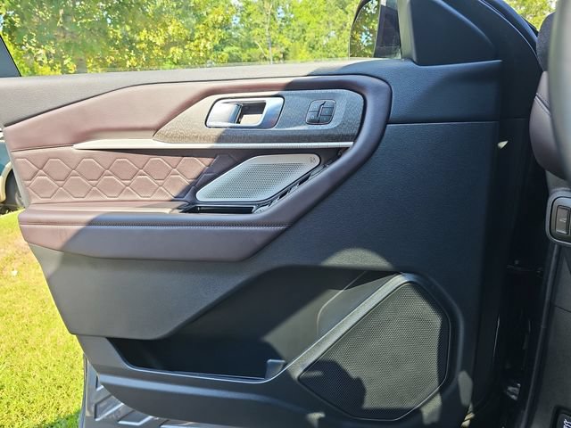 Certified 2025 Ford Explorer Platinum w/ LUX Leather Package AWD/4WD image 28