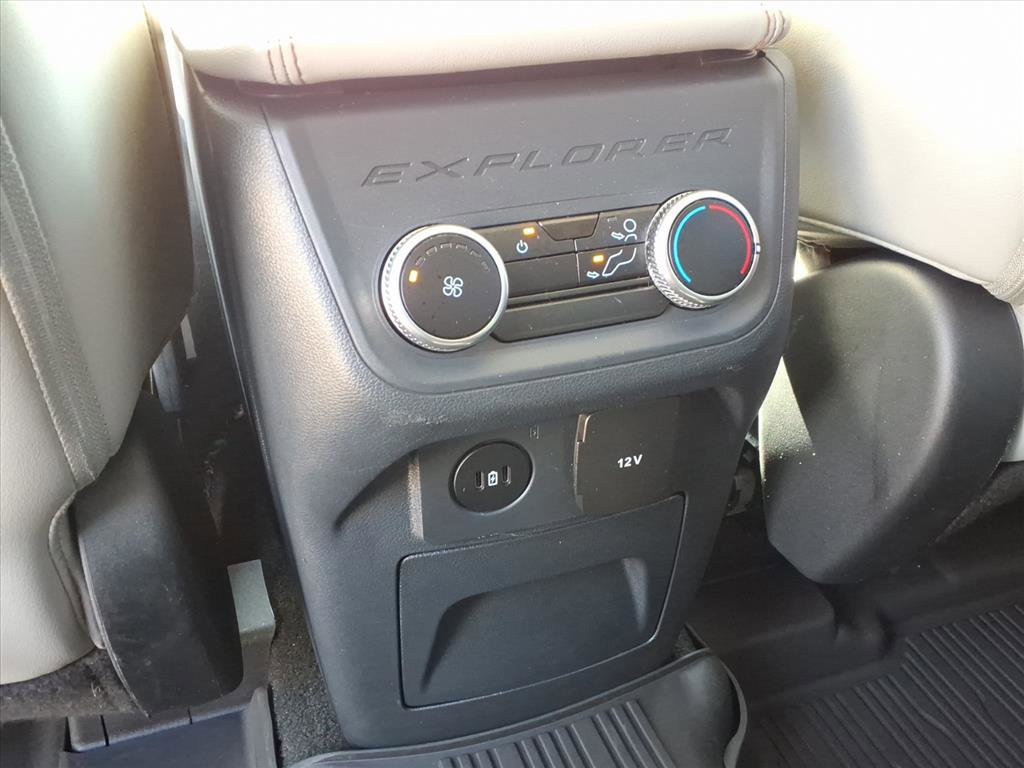 Certified 2025 Ford Explorer Active w/ Active Comfort Package AWD/4WD image 7