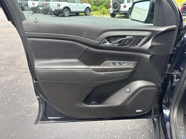 Used 2022 GMC Acadia SLT w/ Technology Package AWD/4WD image 19