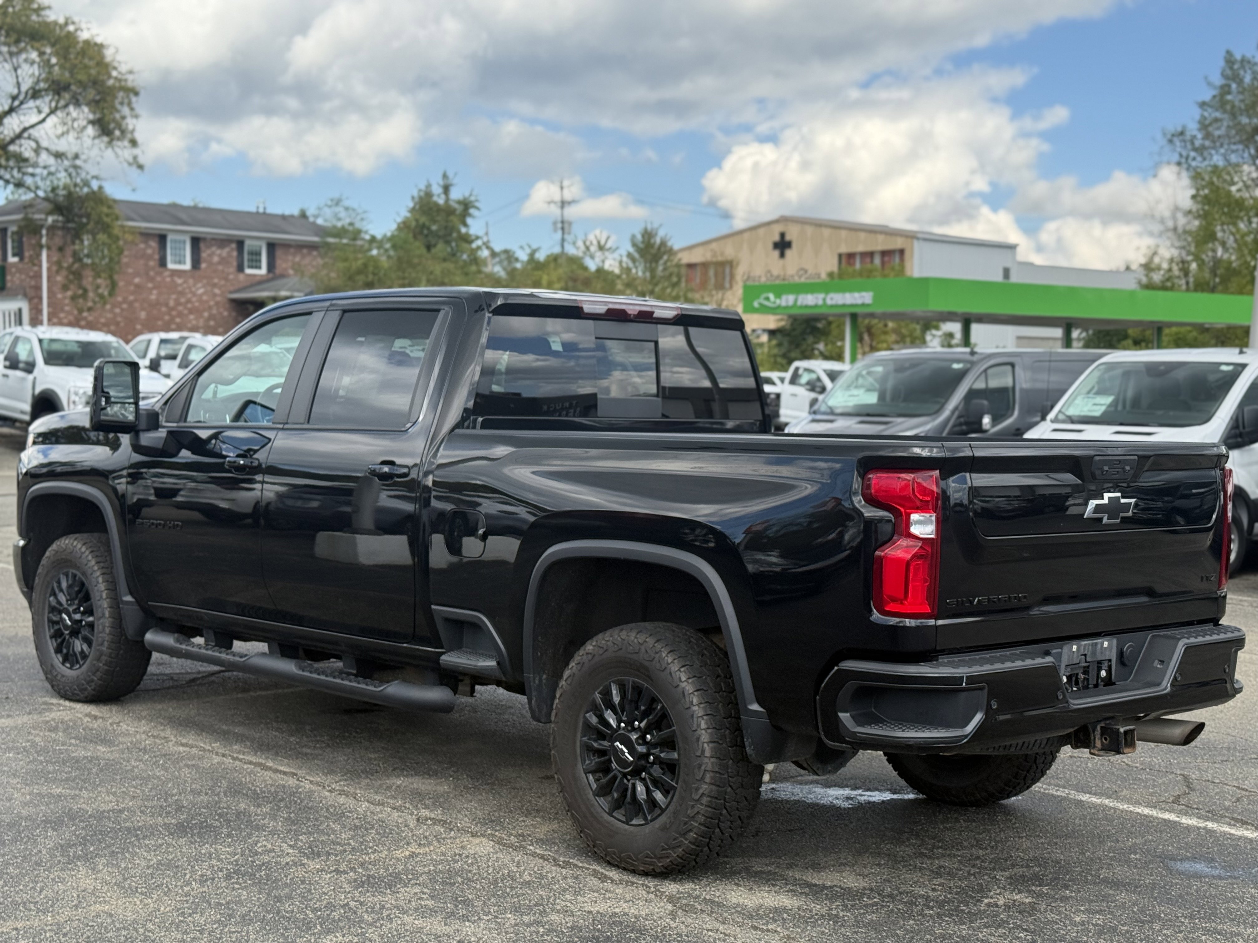 Used 2023 Chevrolet Silverado 2500 LTZ w/ LTZ Plus Package image 5