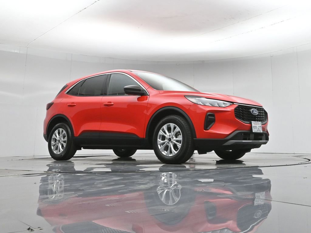 Certified 2024 Ford Escape Active video 2