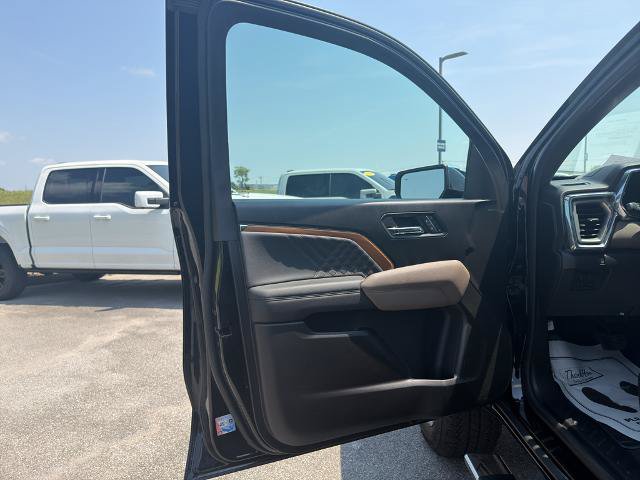 Used 2024 GMC Canyon Denali AWD/4WD image 9