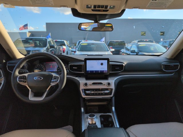 Certified 2023 Ford Explorer XLT w/ Equipment Group 202A AWD/4WD image 31