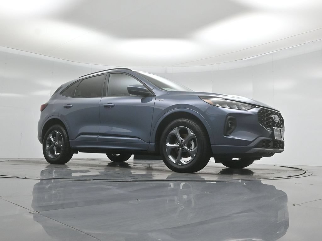 Certified 2023 Ford Escape ST-Line Select w/ Tech Pack #2 AWD/4WD image 4