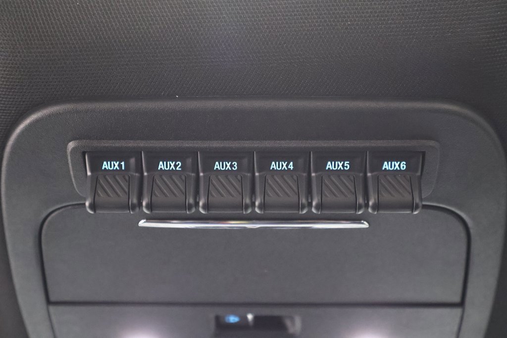 Certified 2025 Ford F450 Platinum w/ FX4 Off-Road Package image 40