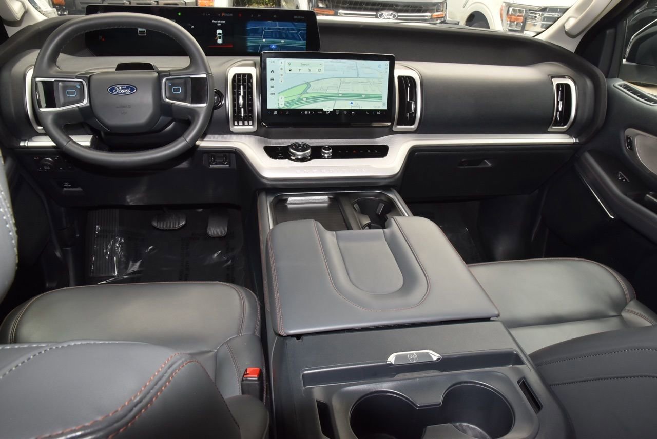 Certified 2025 Ford Expedition Active AWD/4WD image 18