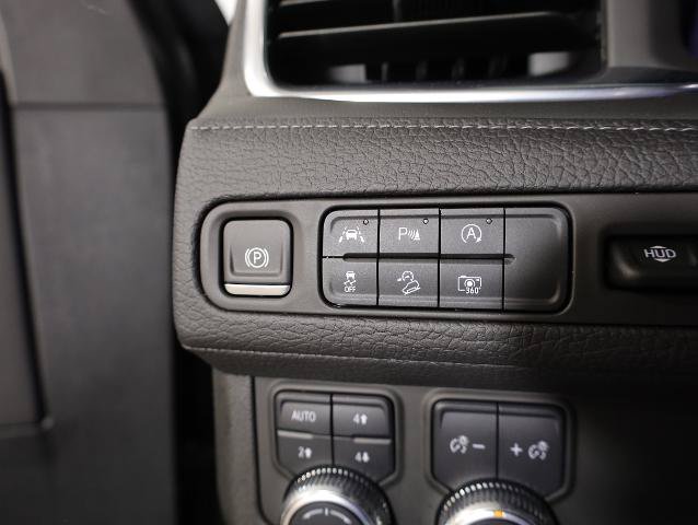 Used 2024 GMC Yukon XL Denali AWD/4WD image 26