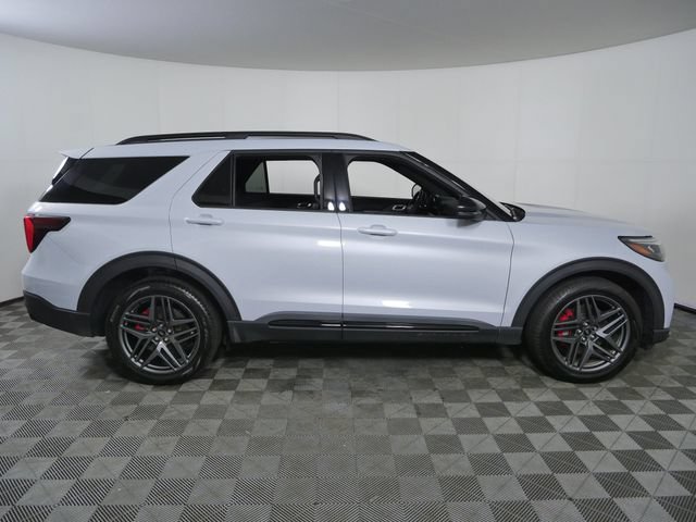 Certified 2026 Ford Explorer ST AWD/4WD image 10