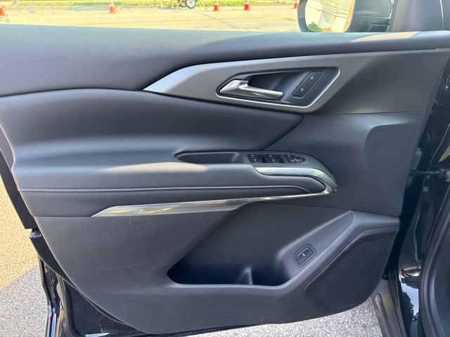 Used 2025 Chevrolet Traverse LT AWD/4WD image 15