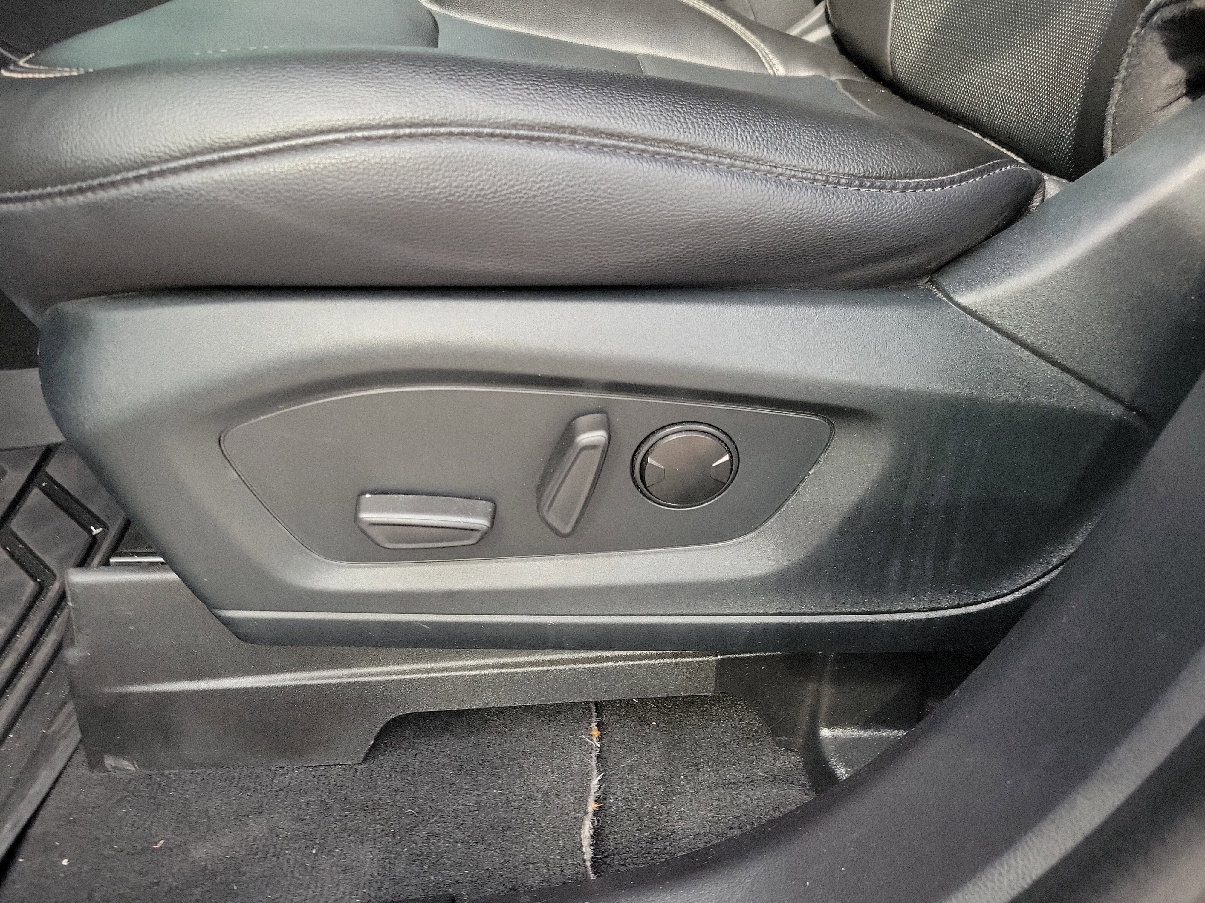 Certified 2022 Ford Explorer Limited image 9