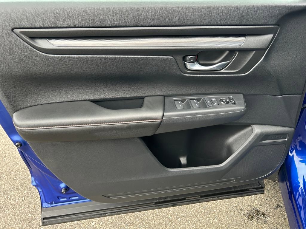 Used 2025 Honda CR-V Sport image 16