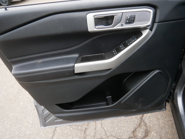 Certified 2022 Ford Explorer Limited w/ Hybrid Equipment Group 310A image 13