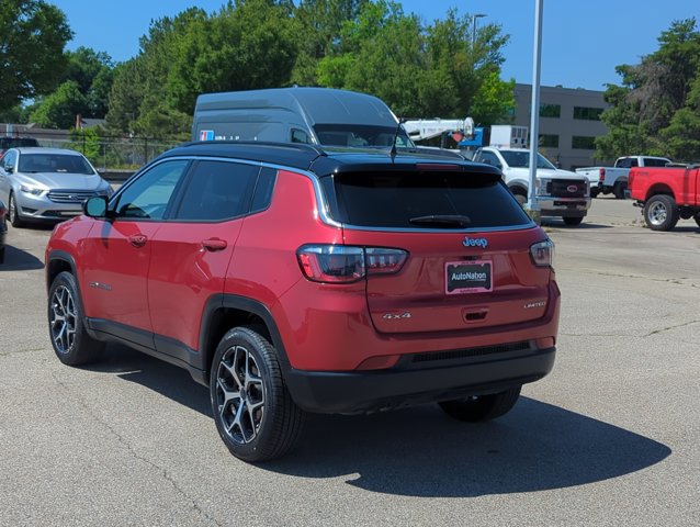 Used 2025 Jeep Compass Limited AWD/4WD image 10