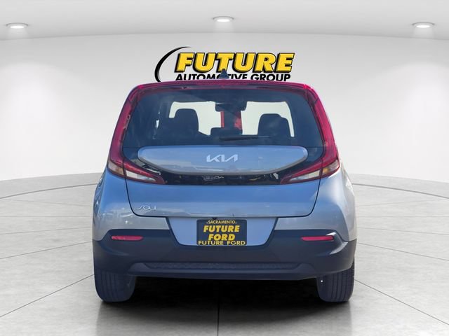 Used 2022 Kia Soul LX w/ Technology Package FWD image 5