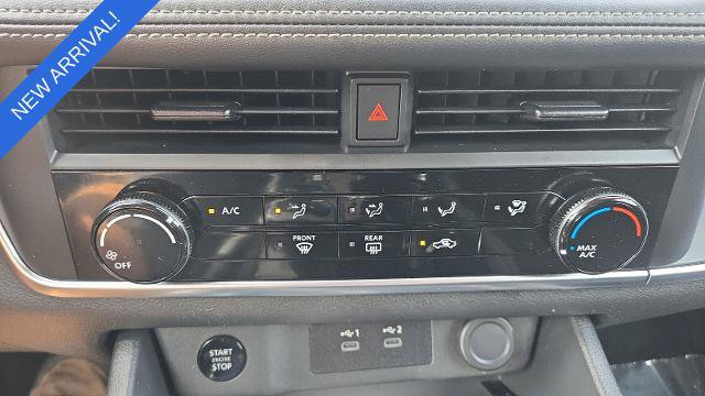 Used 2024 Nissan Rogue S AWD/4WD image 16