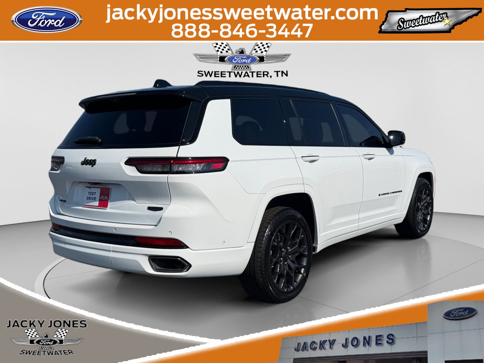 Used 2023 Jeep Grand Cherokee L Summit w/ Advanced Protech Group IV AWD/4WD image 5