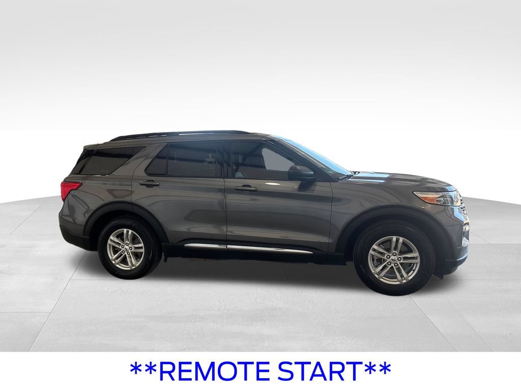 Certified 2022 Ford Explorer XLT w/ Equipment Group 202A RWD image 9