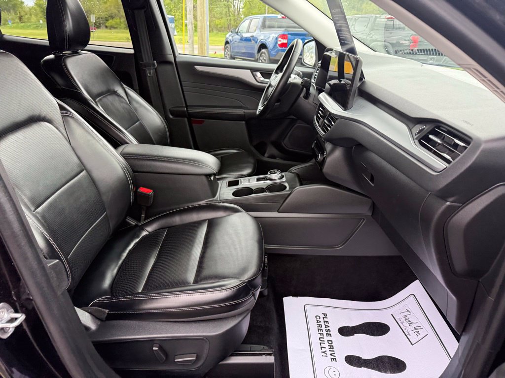 Certified 2024 Ford Escape Platinum AWD/4WD image 16