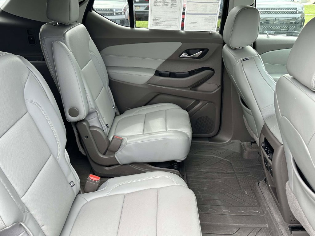 Used 2020 Chevrolet Traverse Premier w/ LPO, Floor Liner Package FWD image 11