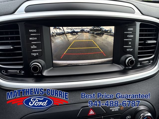 Used 2020 Kia Sorento LX FWD image 17