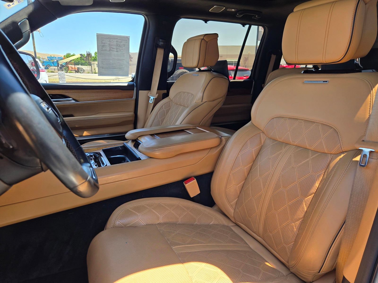 Used 2022 Jeep Grand Wagoneer Series III w/ Rear Seat Video Group 1 AWD/4WD image 23