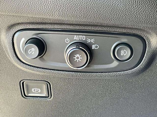 Used 2021 GMC Terrain SLT image 18